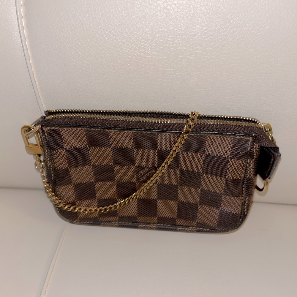 Louis Vuitton pouch purse